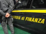 Guardia di finanza, sequestrati 11 milioni di pezzi non sicuri e taroccati: grossista denunciato anche per ricettazione