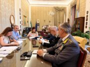 Disordini e fiamme appiccate al Cpr di Caltanissetta, scatta la sommossa anti-rimpatrio: poliziotto ferito finisce in ospedale