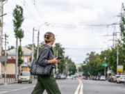 Investita mentre attraversa con le cuffie: pedone condannata al cinquanta per cento di colpa