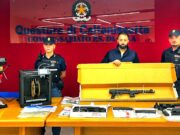 Con una stampante 3d che realizzava parti di armi, giovane arrestato dalla polizia: è pure indagato per tentata rapina