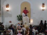 Mussomeli accoglie la statua di San Carlo Acutis: la benedizione del Vescovo Russotto alla Chiesa di Cristo Re