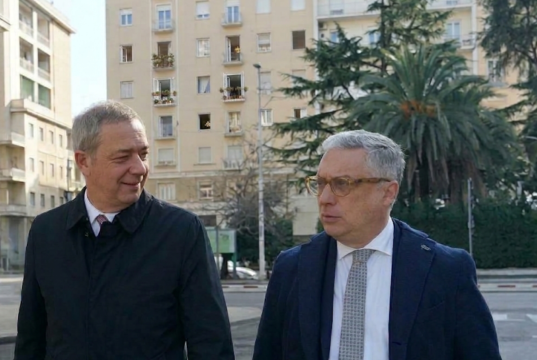 Mazzetta da 12 mila euro, parte il processo all’ex deputato Mancuso: primo scontro sulle intercettazioni