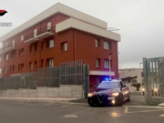 Spara all’ambulante per il prezzo troppo caro di un panino, arrestato il feritore: in cella anche il suocero per armi e droga